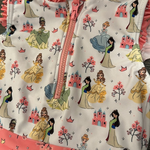 Disney Princess one piece swimsuit Size:5T - Picture 2 of 4